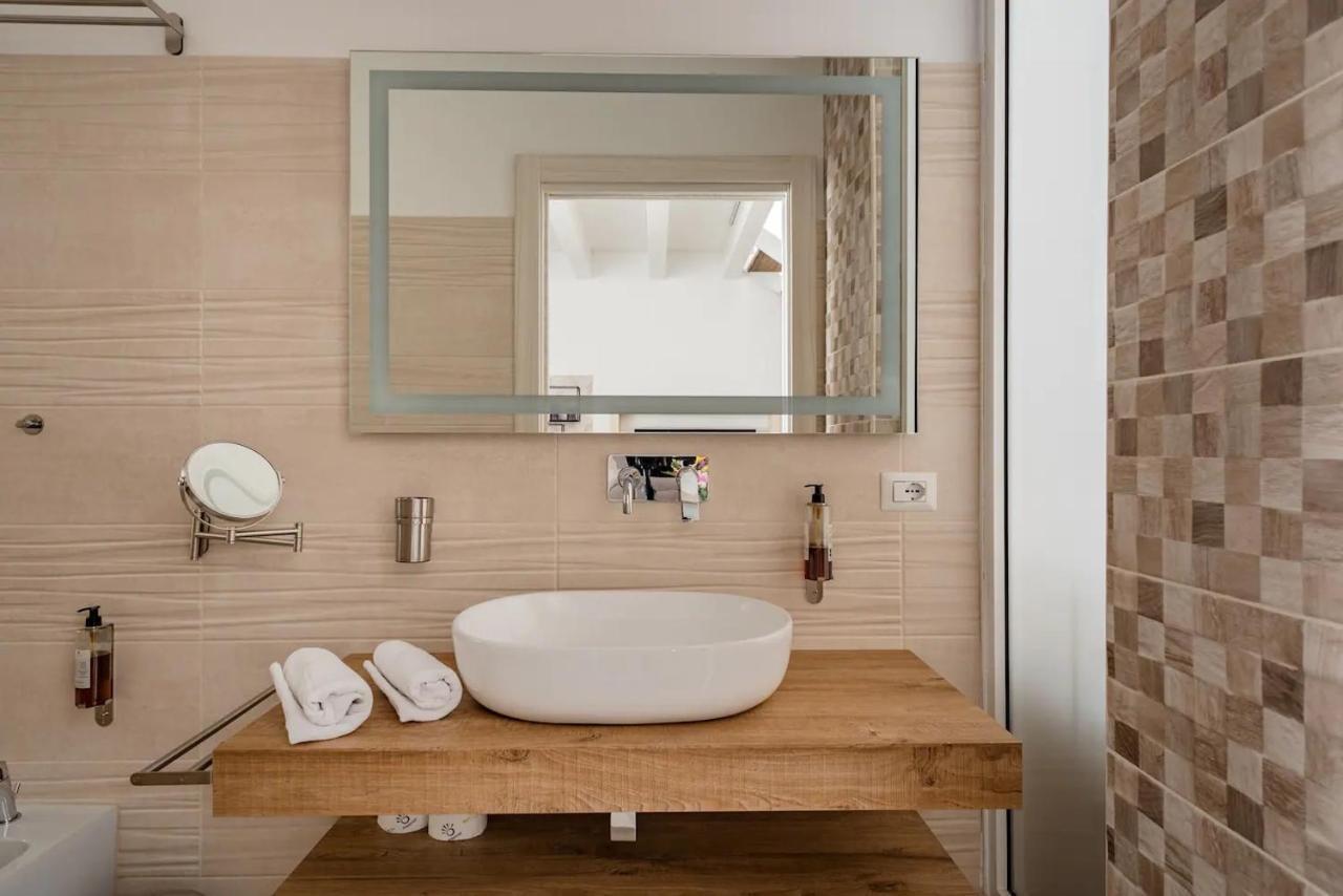 San Cataldo Suite Bagian luar foto